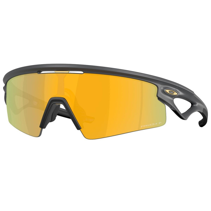 Oakley Sphaera Strike Matte Carbon/Prizm 24k Polarized Glasögon i gruppen Tillbehör / Glasögon hos CykelCity (55546)
